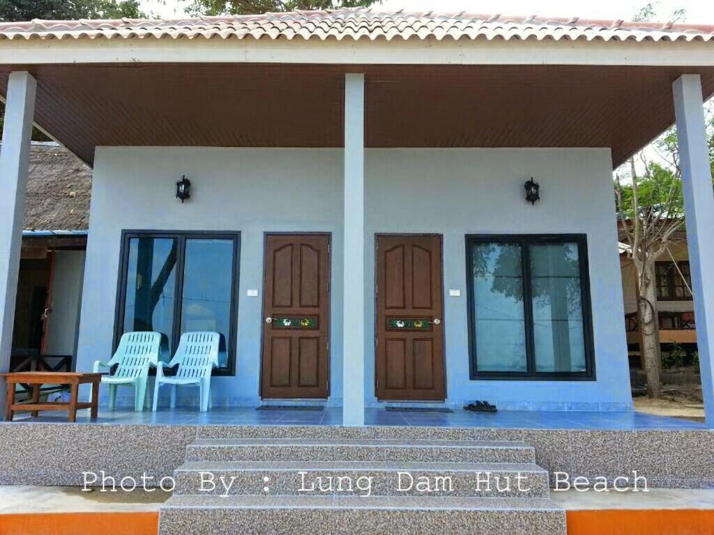 ลุงดำฮัทบีช Hotel Koh Samet Exterior photo
