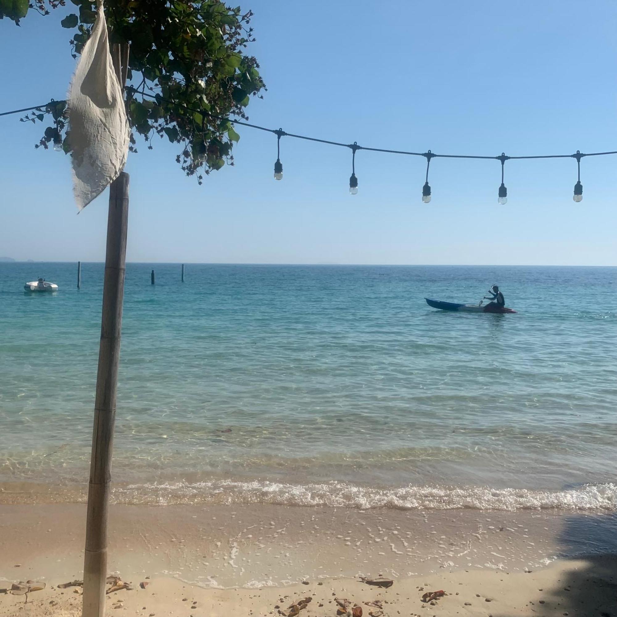 ลุงดำฮัทบีช Hotel Koh Samet Exterior photo
