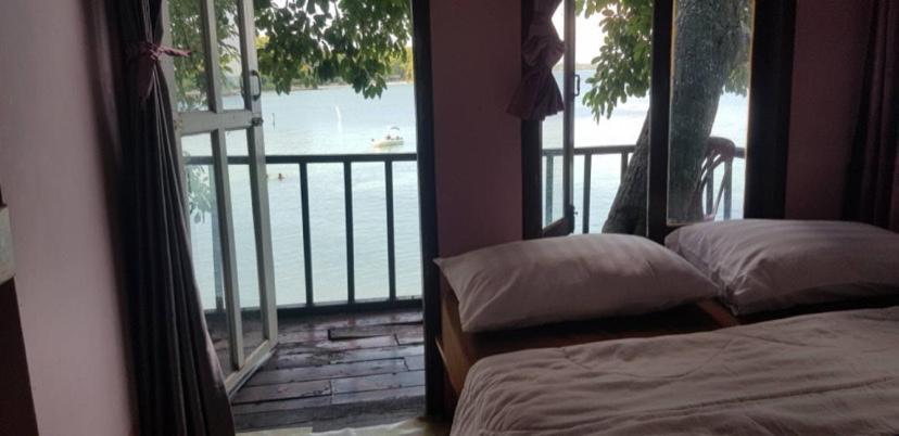 ลุงดำฮัทบีช Hotel Koh Samet Exterior photo