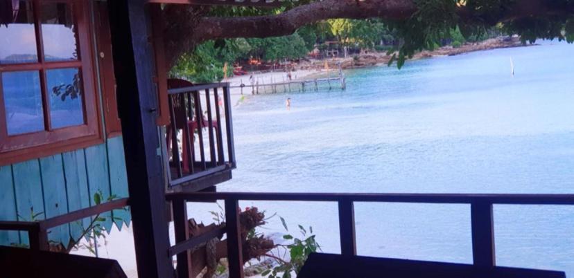 ลุงดำฮัทบีช Hotel Koh Samet Exterior photo
