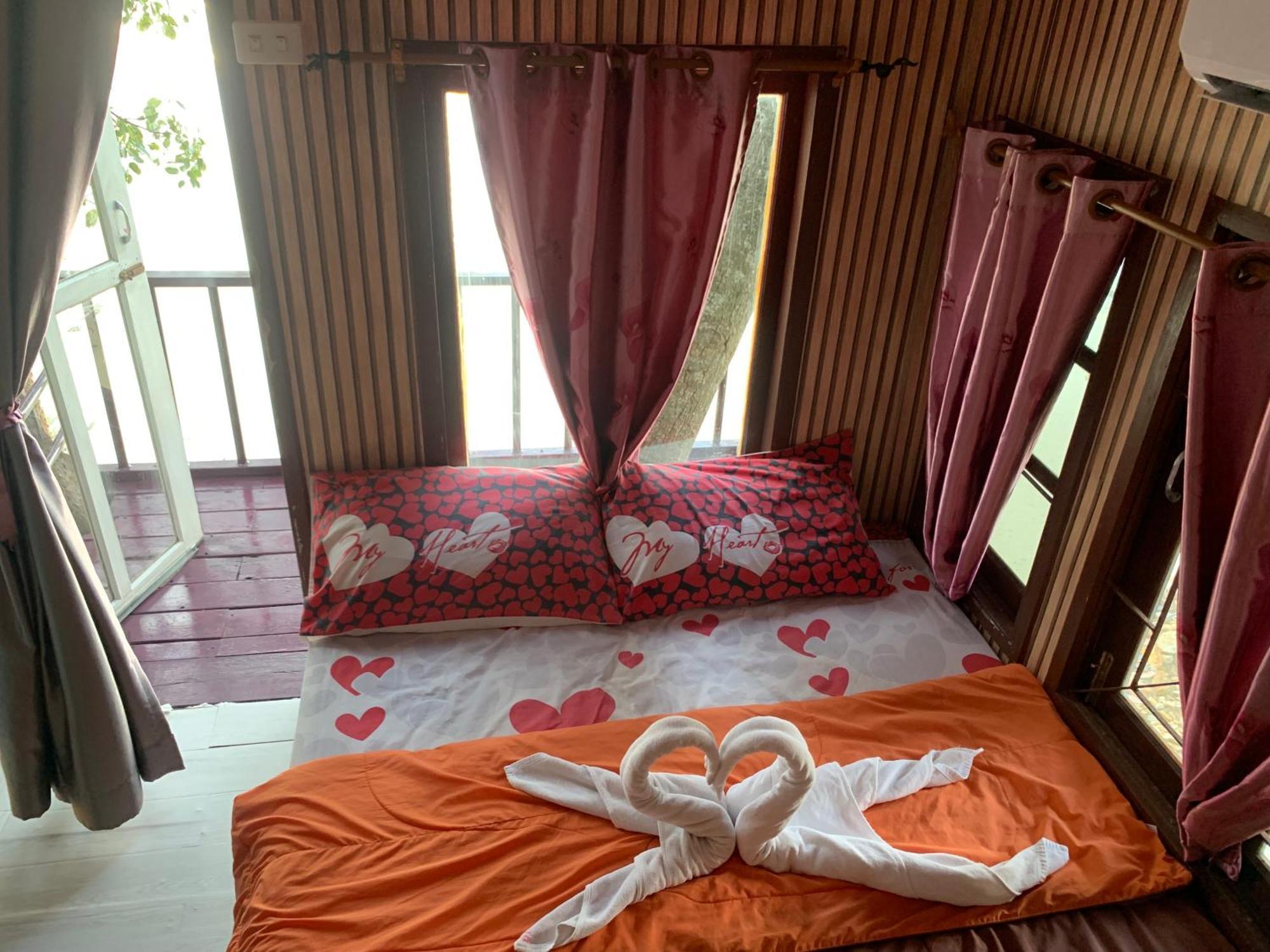 ลุงดำฮัทบีช Hotel Koh Samet Exterior photo