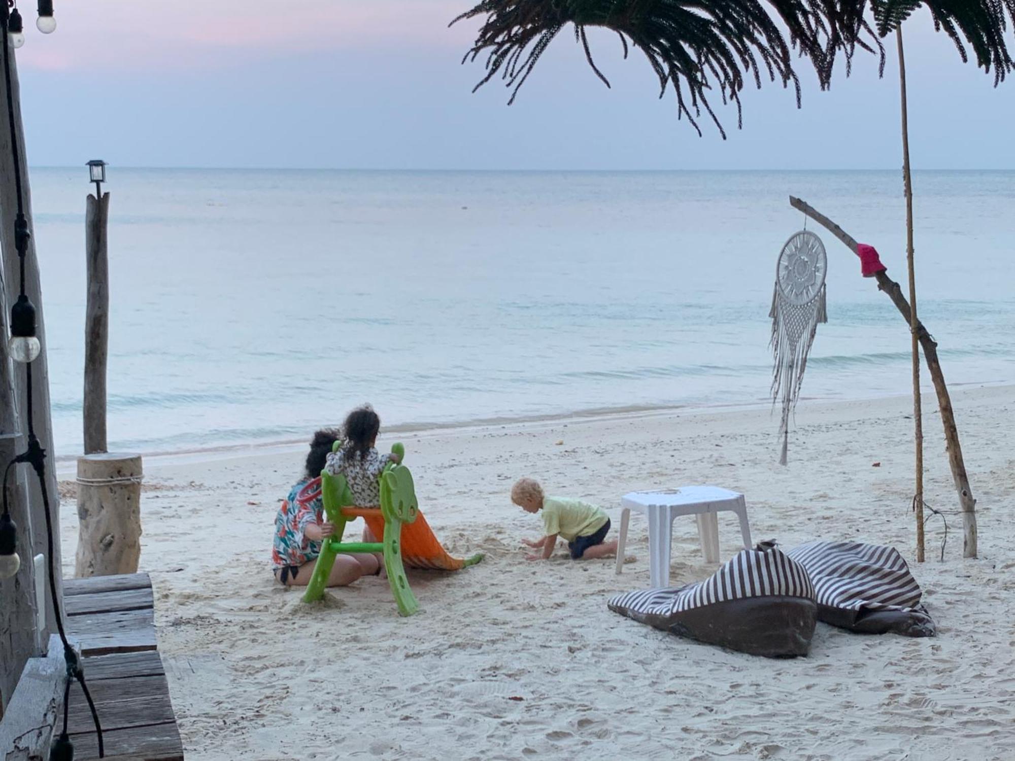 ลุงดำฮัทบีช Hotel Koh Samet Exterior photo